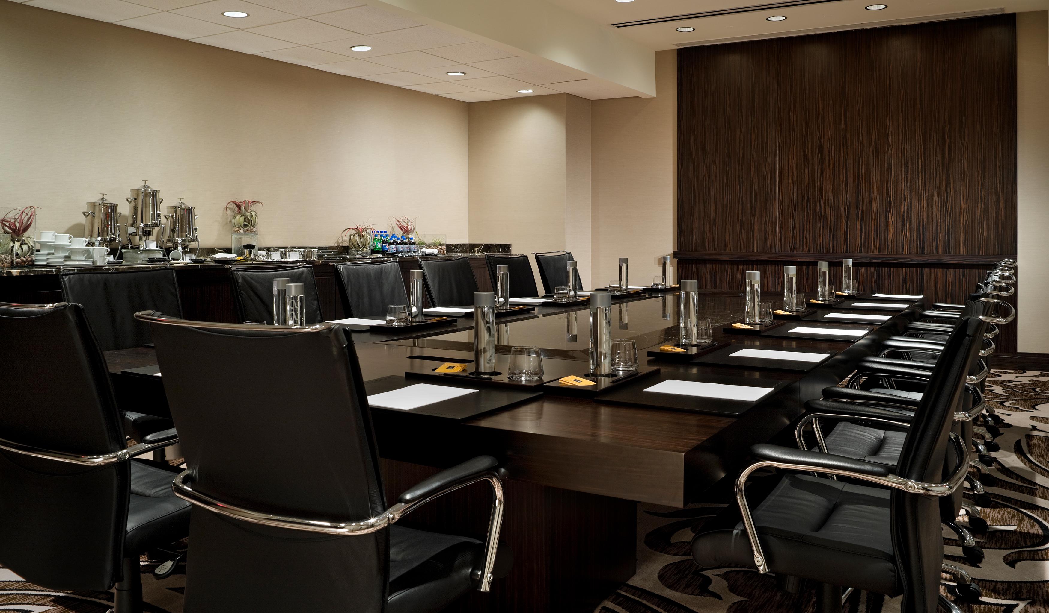 Fontainebleau Miami Beach Bagian luar foto Meeting room