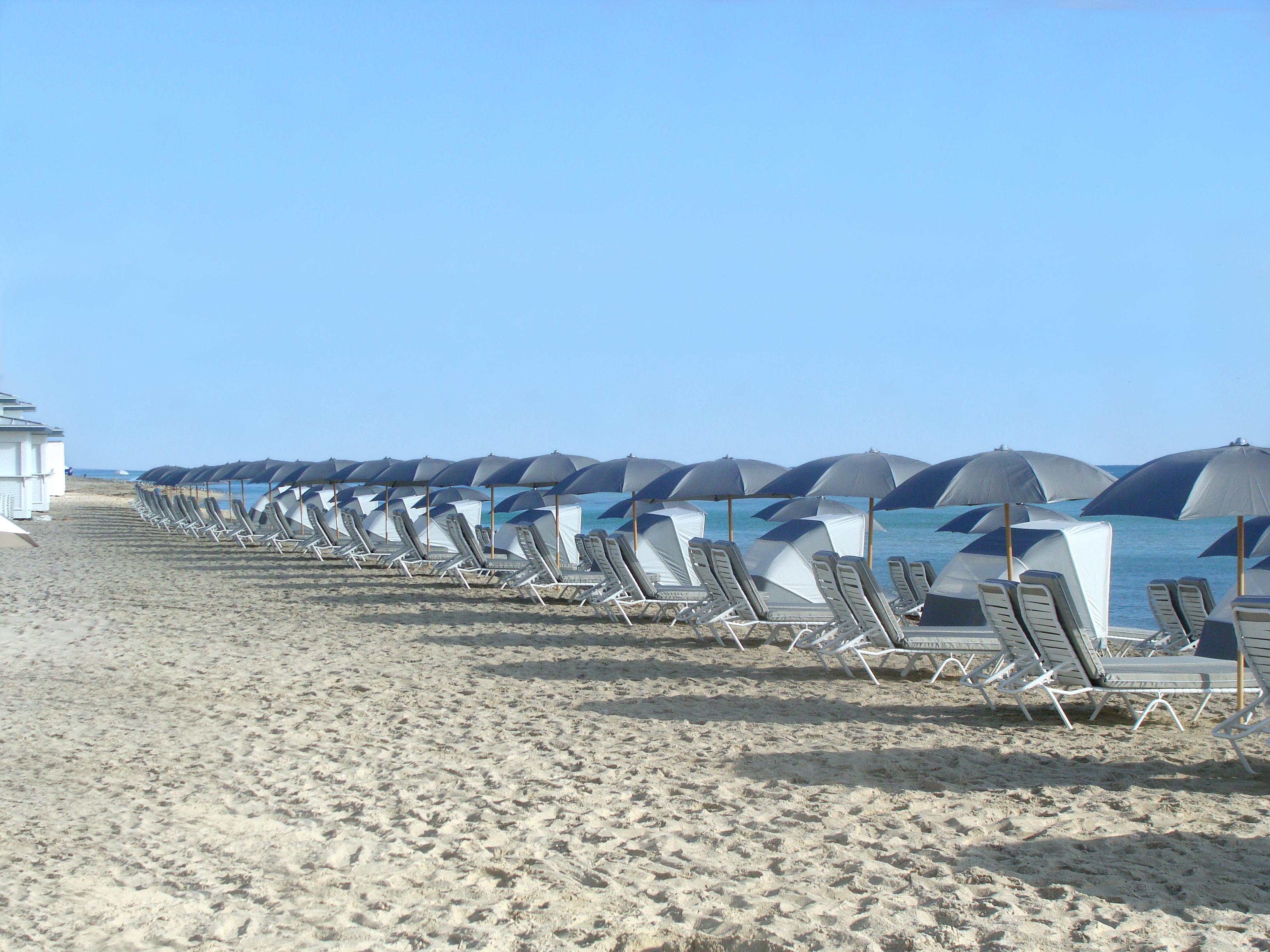 Fontainebleau Miami Beach Bagian luar foto Beach in Agia Marina