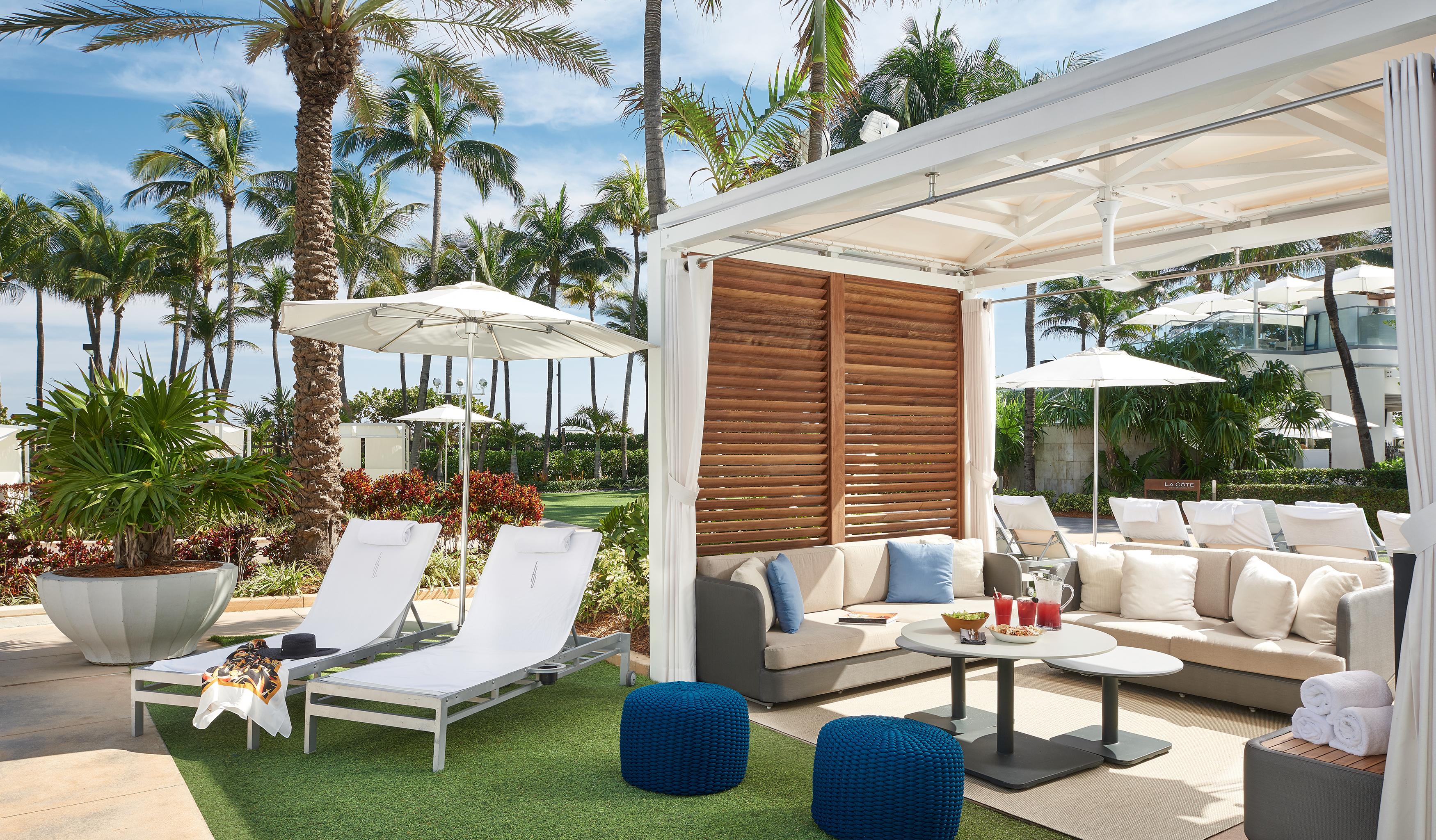 Fontainebleau Miami Beach Bagian luar foto Cabana at the Fontainebleau