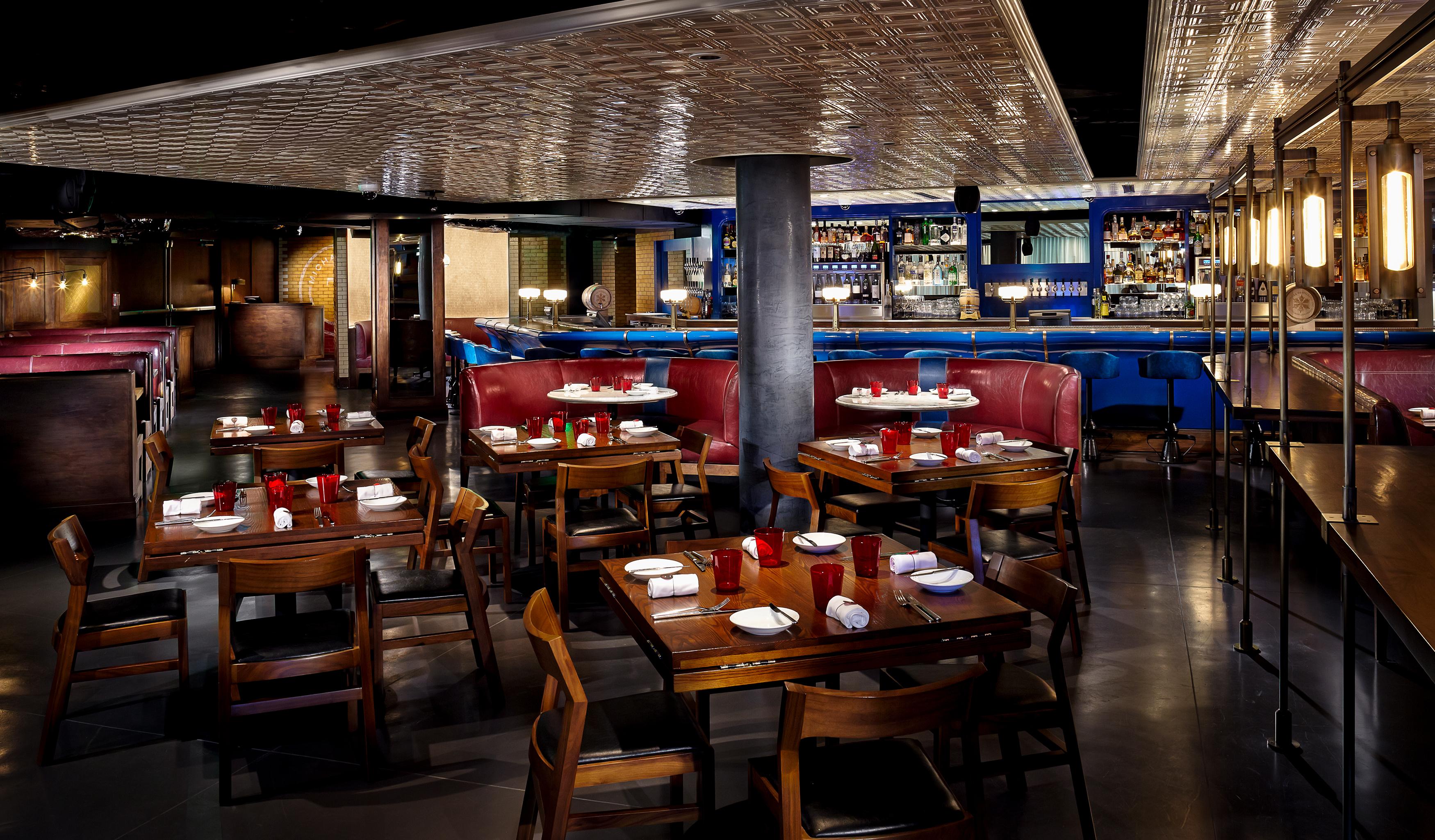 Fontainebleau Miami Beach Bagian luar foto Interior of the restaurant