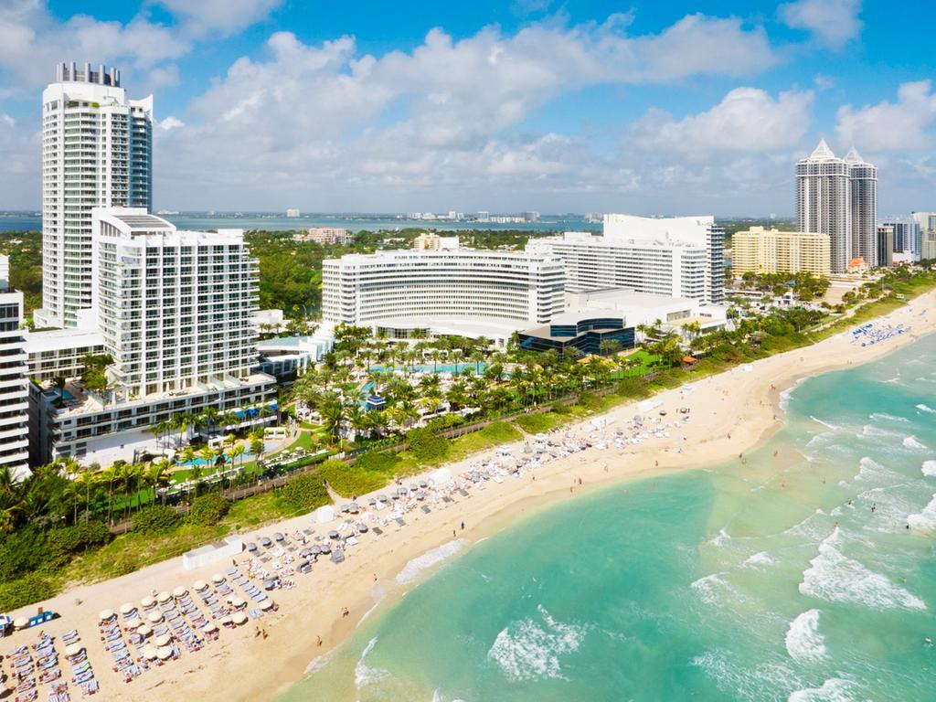 Fontainebleau Miami Beach Bagian luar foto South Beach